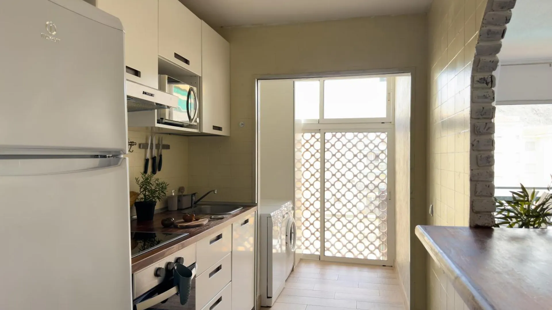 Apartment Amazing 3-Bedroom Apartment. Pool And Sea View! Los Cristianos