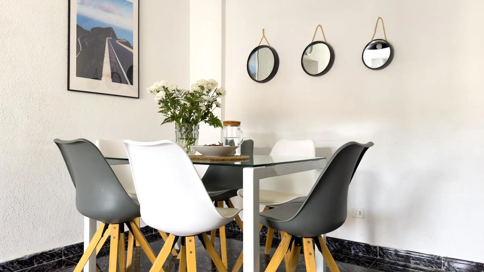 Amazing 3-Bedroom Apartment. Pool And Sea View! Los Cristianos  Spanien